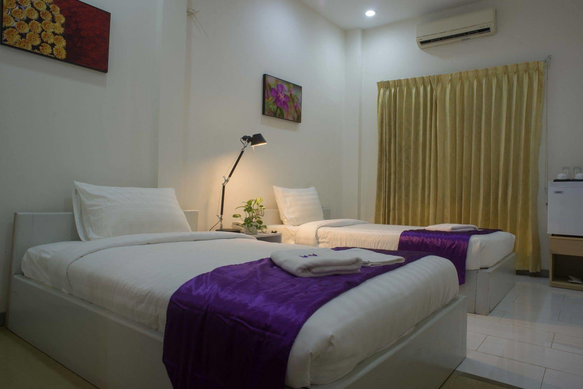 White Residence Hotel & Apartment Phnom Penh Dış mekan fotoğraf